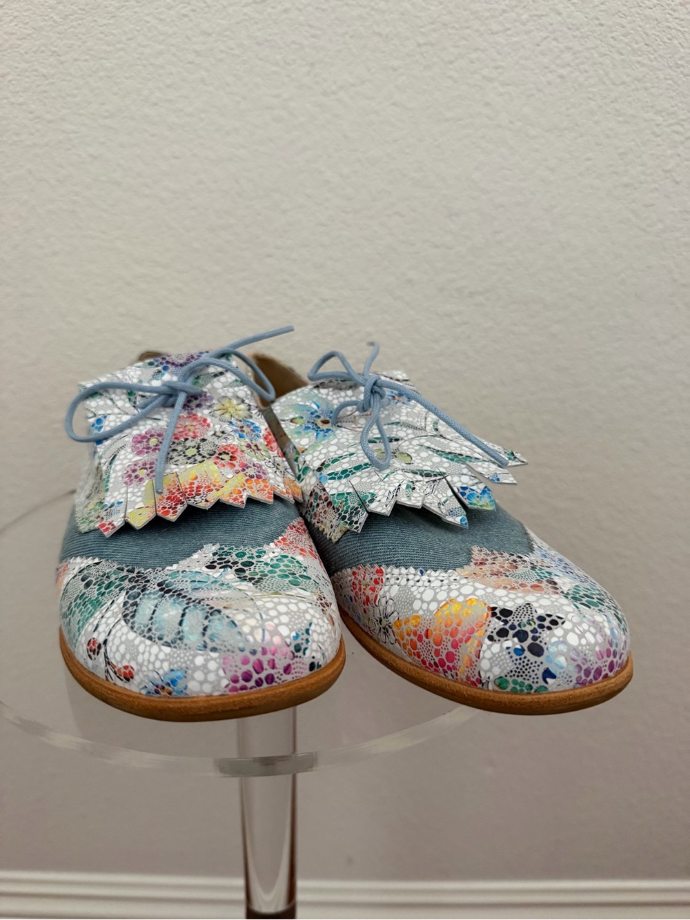 Floral Lace-Up Oxford Flats in Multicolor Blue - Picture 2 of 9